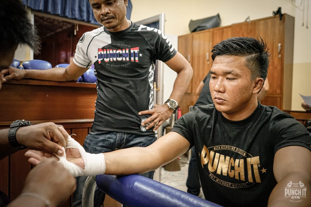 Muaythai fighters in Thailand at the abyss