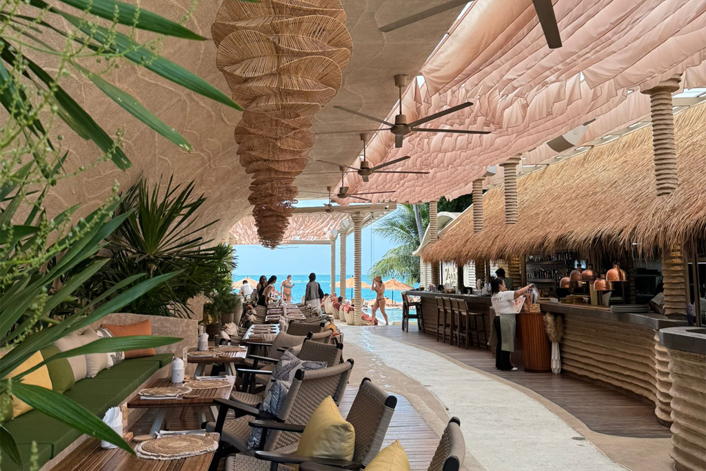 Zephyr Beach Club